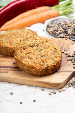 Lezzetli vejetaryen mercimekler, hamburgerler, sağlıklı yiyecekler