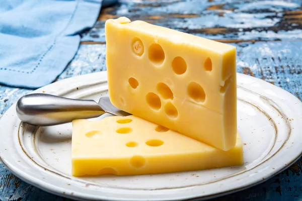 Blok Fransız Yarı Sert Peyniri — Stok fotoğraf