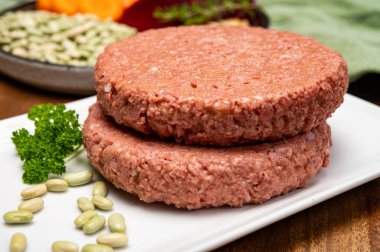Fiber bitkinin kaynağı vejetaryen soya protein burgerleri, etsiz sağlıklı yiyecekler.