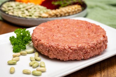 Fiber bitkinin kaynağı vejetaryen soya protein burgerleri, etsiz sağlıklı yiyecekler.