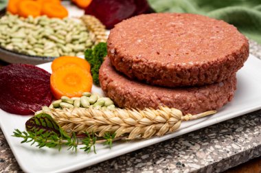 Fiber bitkinin kaynağı vejetaryen soya protein burgerleri, etsiz sağlıklı yiyecekler.