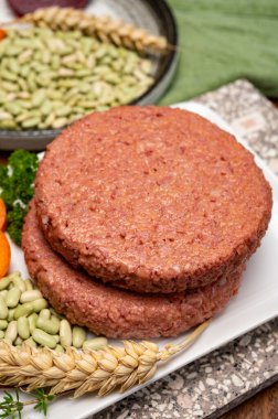 Fiber bitkinin kaynağı vejetaryen soya protein burgerleri, etsiz sağlıklı yiyecekler.