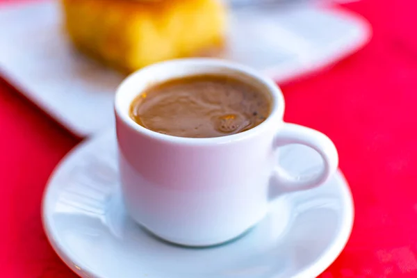 Hagyományos Görög Kávét Szolgálnak Fel Fehér Kávé Készlet Kávézó Közeli — Stock Fotó