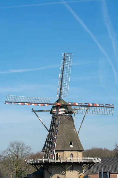 Paisaje Primavera Con Molino Viento Holandés Tradicional Brabante Cerca Oerle — Foto de Stock