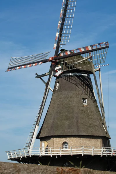 Paisaje Primavera Con Molino Viento Holandés Tradicional Brabante Cerca Oerle —  Fotos de Stock