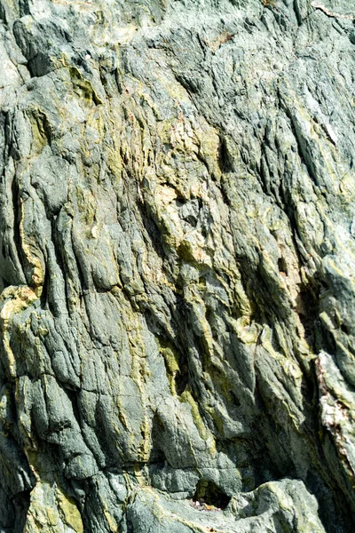緑の鉱物岩を閉じ 宝石の質感 オリビン アマゾナイト アンビオライト 地質学的背景を持つ背景 — ストック写真