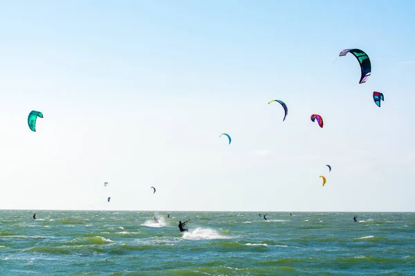 Watersportevenement Kleurrijke Kitesurfers Race Noordzee Bij Renesse Zeeland — Stockfoto