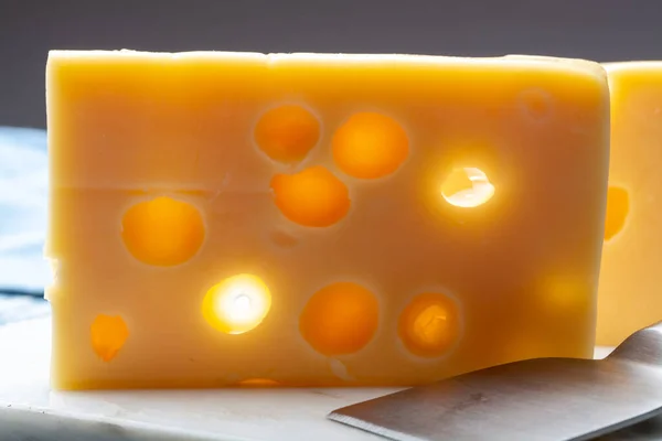 Due Blocchi Formaggio Semi Duro Emmental Francese Vicino — Foto Stock