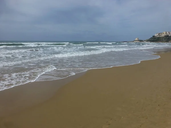 Turister Destination Liten Italiensk Sperlonga Vintern Landskap Med Sandstrand — Stockfoto