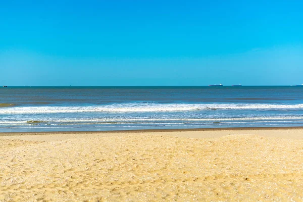 Giornata Sole Sulla Spiaggia Del Mare Del Nord Nei Paesi — Foto Stock