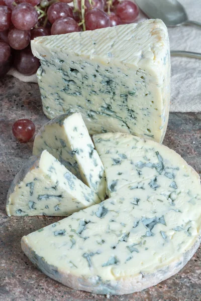 Morceaux Fourme Ambert Blue Auvergne Semi Durs Aop Fromages Bleus — Photo
