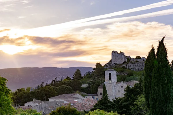 Vista Casas Medievales Tradicionales Ruinas Del Castillo Provenza Durante Amanecer — Foto de Stock