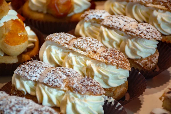 Pasteles Dulces Rellenos Recién Horneados París Brest Panadería Tradicional Francesa — Foto de Stock