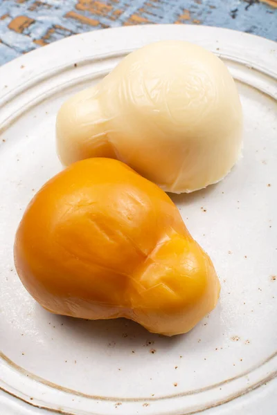 Sbírka Sýrů Bílý Uzený Žlutý Italský Sýr Scamorza — Stock fotografie