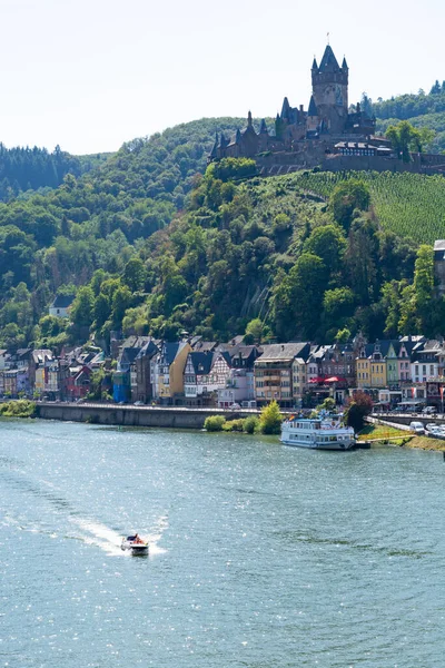 View Small German Town Cochem Located Mosel River Valley Tourists — Stock Photo, Image