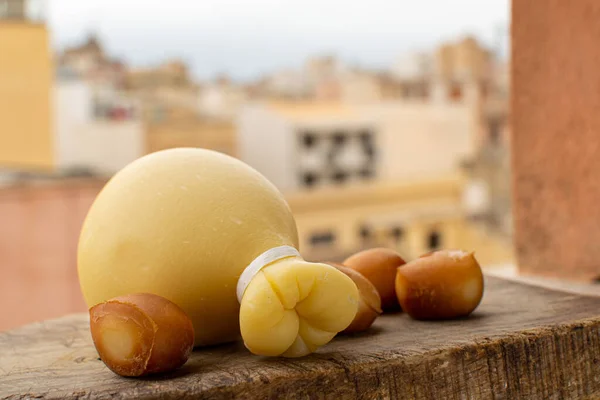 Collezione Formaggi Provolone Caciocavallo Italiano Formaggi Stagionati Affumicati Goccia Con — Foto Stock