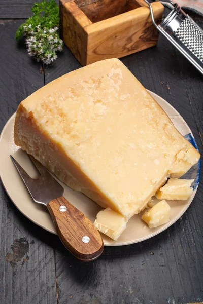 Коллекция Сыров Твердый Итальянский Сыр Выдержанный Пармезан Грана Падано — стоковое фото