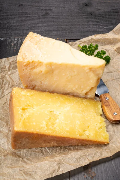Коллекция Сыров Твердые Старые Сыры Северной Италии Выдержанный Сыр Maniva — стоковое фото