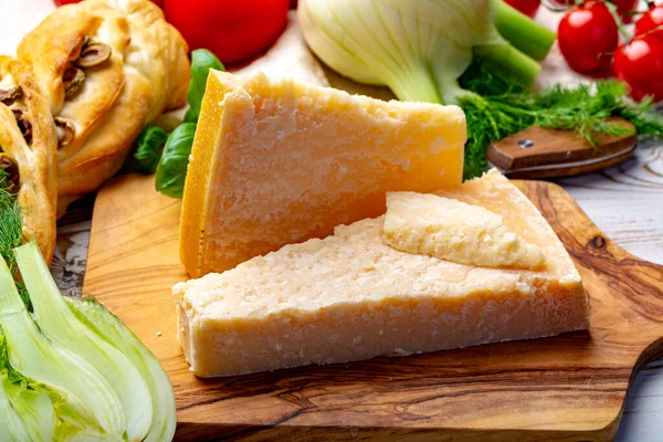 Original Italian Cheese Aged Parmesan Cow Milk Cheese Pieces Parmigiano — Stock Photo, Image