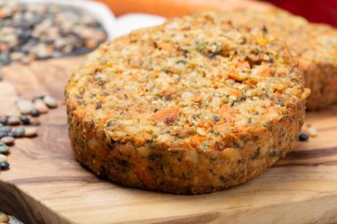 Lezzetli vejetaryen mercimekler, hamburgerler, sağlıklı yiyecekler