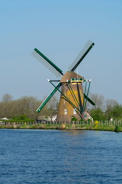 Vías Navegables Holanda Septentrional Vista Del Molino Viento Tradicional Holandés —  Fotos de Stock