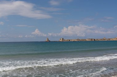 Yunanistan 'ın Mora kentindeki antik Methoni kentinin manzarası, eski kale ve tarihi şatosu, turizm beldesi