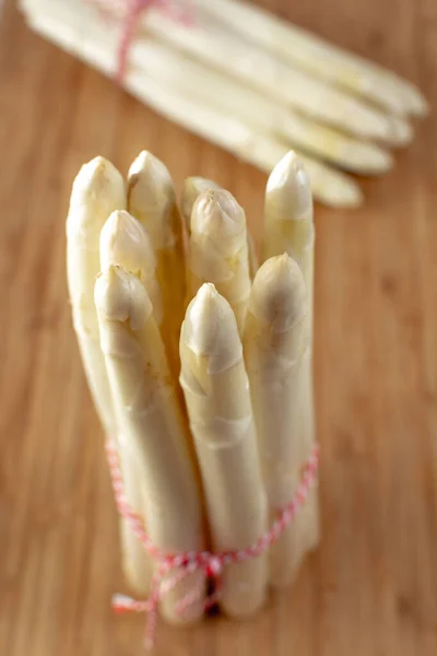 New Harvest White Asparagus Two Bunches High Quality Raw Asparagus — Stock Photo, Image