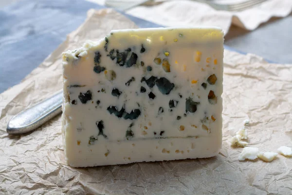 Piece French Blue Cheese Roquefort Made Sheep Milk Caves Roquefort — Stock Photo, Image