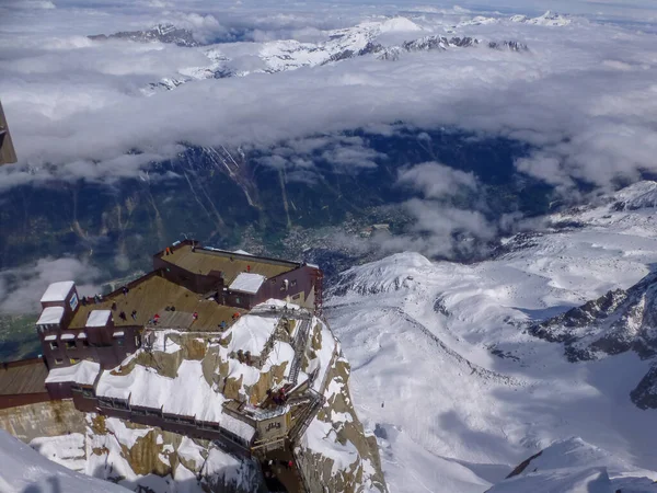 Fransa Nın Aiguille Midi Zirvesindeki Yüksek Panoramik Platformdan Kayak Köyü — Stok fotoğraf