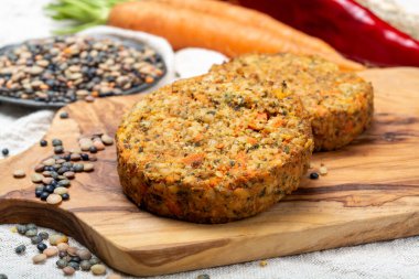 Lezzetli vejetaryen mercimekler, hamburgerler, sağlıklı yiyecekler