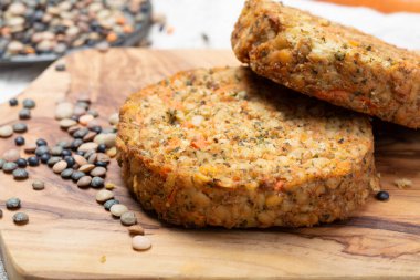 Lezzetli vejetaryen mercimekler, hamburgerler, sağlıklı yiyecekler