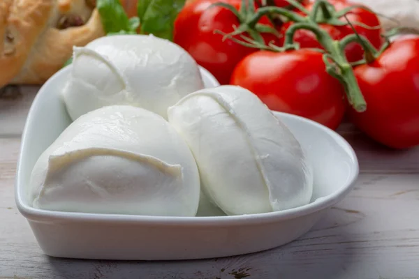 Amor Mussarela Bolas Mussarela Búfalo Queijo Italiano Macio Feito Partir — Fotografia de Stock