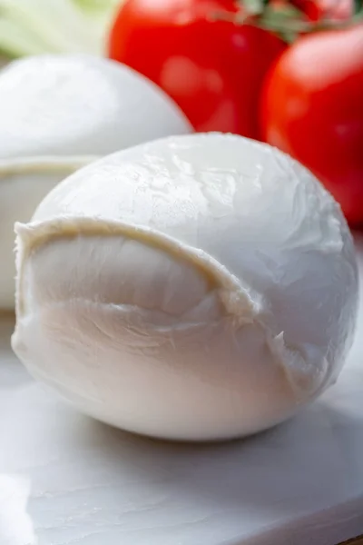 Kulki Bawoła Mozzarella Miękkie Włoskie Scheese Wykonane Mleka Włoskiego Bawoła — Zdjęcie stockowe