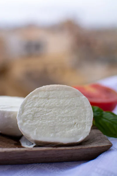 Coleção Queijos Mussarela Italiana Bola Queijo Macio Servido Com Manjericão — Fotografia de Stock