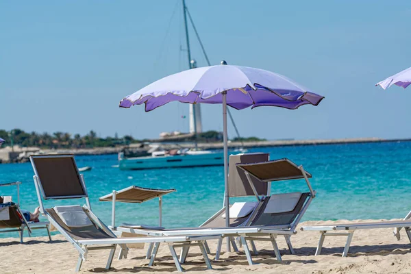 Service Beach Colorful Sun Bed Parasol Rent Beautiful White Sandy — Stock Photo, Image