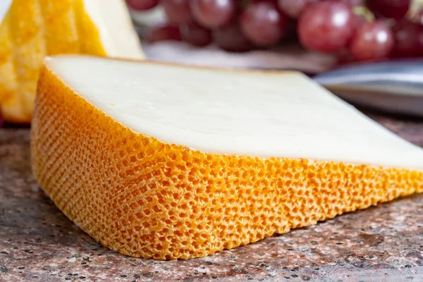 Cijfers Van Franse Gele Kazen Pur Brebis Sheep Melk Cheese — Stockfoto