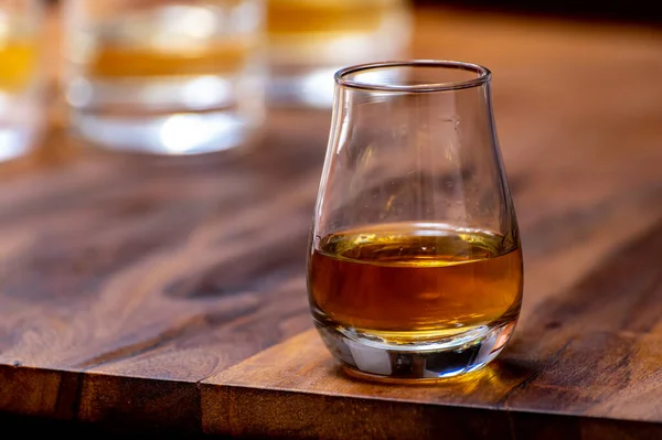 Degustación Escocesa Malta Simple Whisky Mezclado Destilería Escocia Reino Unido — Foto de Stock