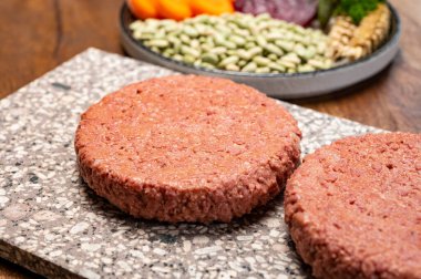 Fiber bitkinin kaynağı vejetaryen soya protein burgerleri, etsiz sağlıklı yiyecekler.