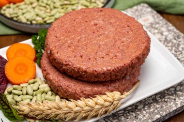 Fiber bitkinin kaynağı vejetaryen soya protein burgerleri, etsiz sağlıklı yiyecekler.