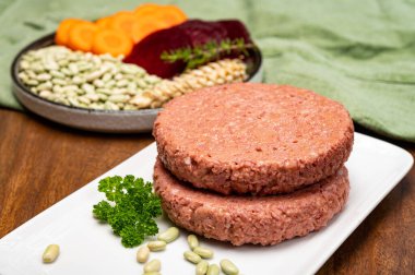 Fiber bitkinin kaynağı vejetaryen soya protein burgerleri, etsiz sağlıklı yiyecekler.