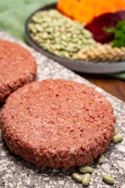 Fiber bitkinin kaynağı vejetaryen soya protein burgerleri, etsiz sağlıklı yiyecekler.