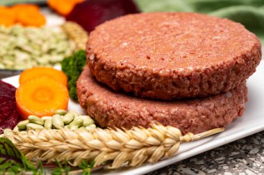 Fiber bitkinin kaynağı vejetaryen soya protein burgerleri, etsiz sağlıklı yiyecekler.