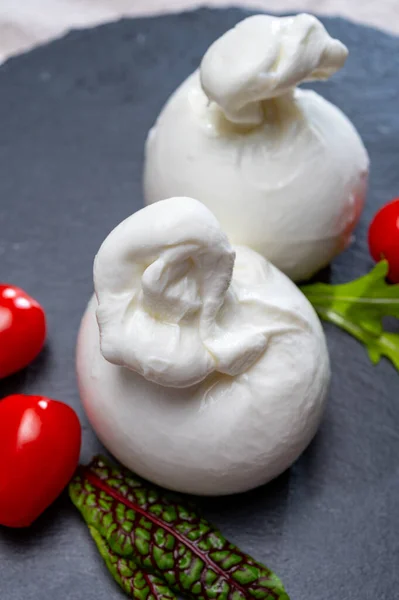 Collezione Formaggi Fresca Polpetta Burrata Bianca Morbida Base Mozzarella Panna — Foto Stock