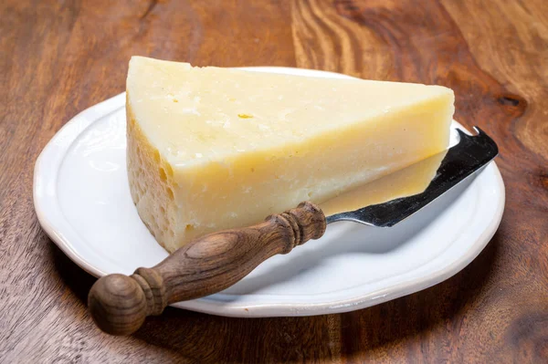 Ιταλική Συλλογή Τυριών Ωριμασμένο Pecorino Romano Σκληρό Τυρί Που Γίνεται — Φωτογραφία Αρχείου