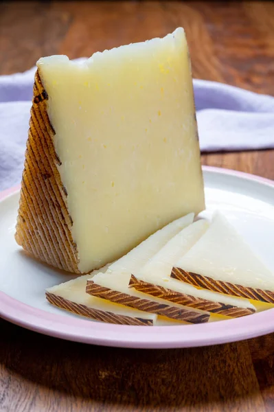 Cheese Collection Pieces Different Sheep Hard Manchego Cheeses Made Mancha — Stock Photo, Image