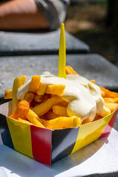 Belgiska Gatan Och Snabbmat Papper Låda Färger Belgisk Flagga Med — Stockfoto