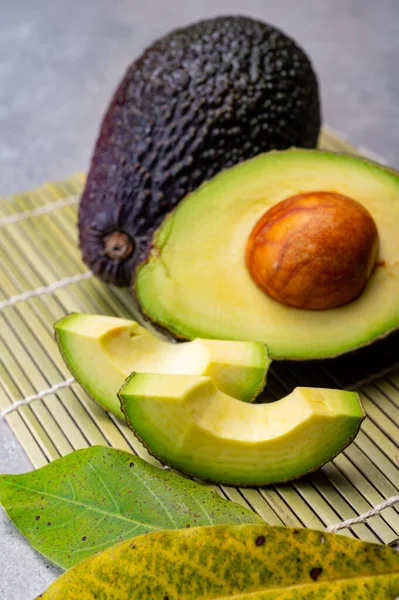 Sağlıklı Yemek Peru Dan Taze Olgun Hass Avokado Meyvesi — Stok fotoğraf