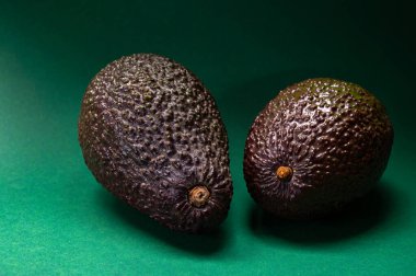 Sağlıklı yemek, Peru 'dan taze olgun hass avokado meyvesi.