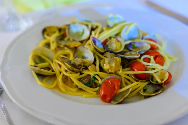 Frech Pasta Espagueti Casera Con Vainas Mar Vongole Pequeños Tomates — Foto de Stock