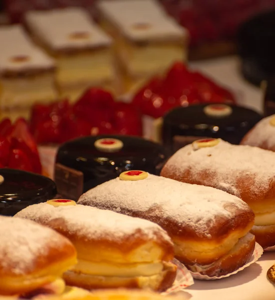 Surtido Pastelería Dulce Horneada Fresca Francesa Con Frutas Bayas Frescas — Foto de Stock